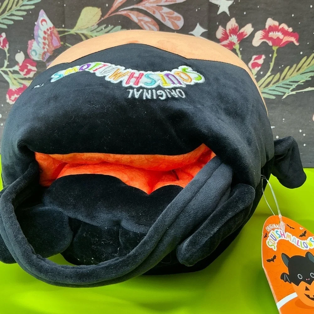 Squishmallows Halloween Plush Tote Emily the bat in a jack-o’-lantern NWT